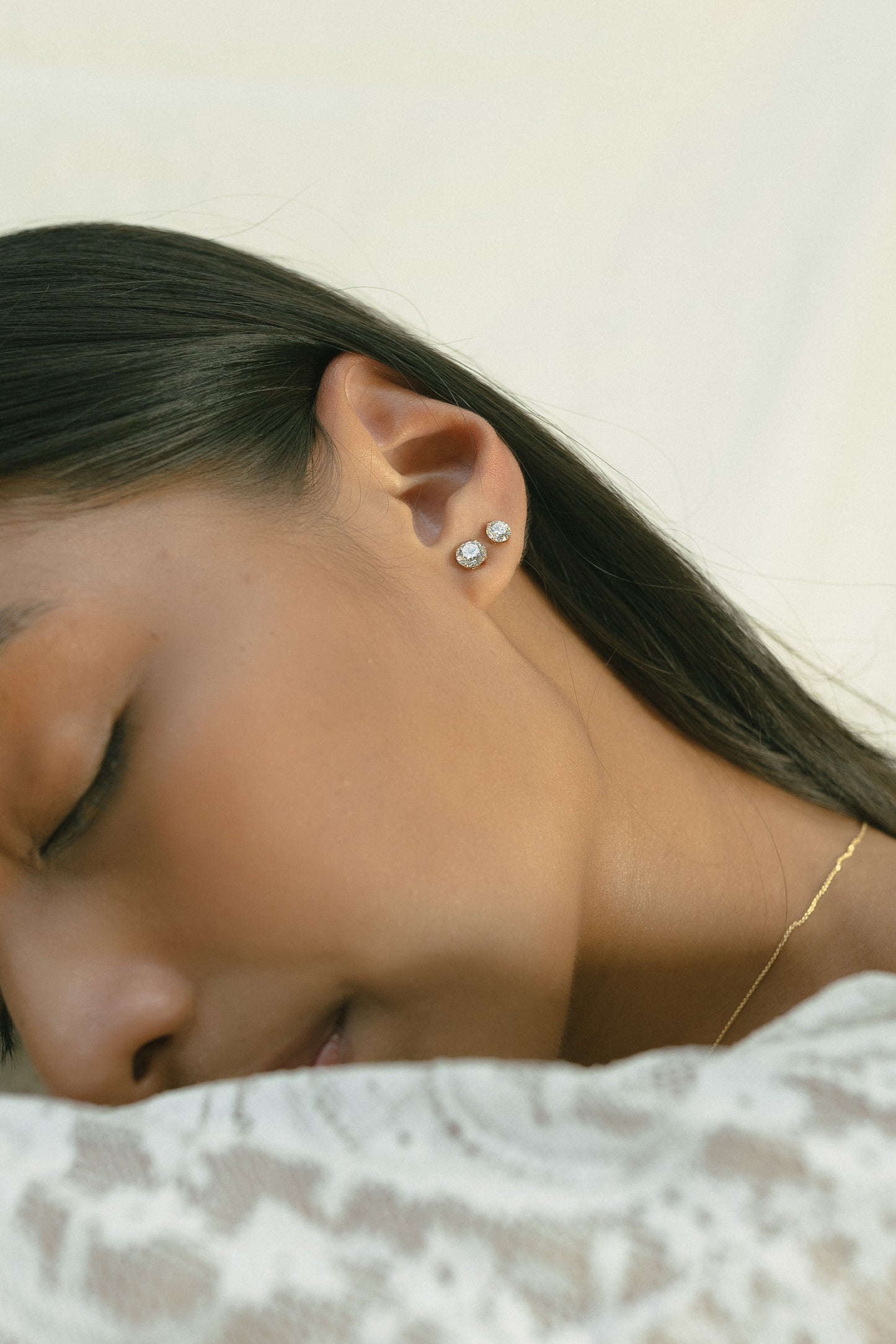 Round Earrings 01