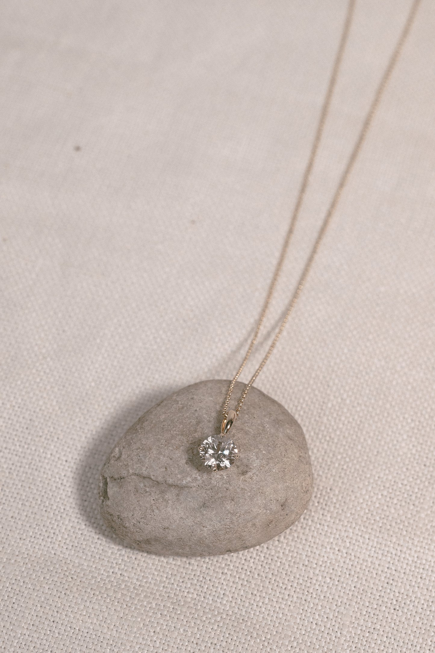 Round Pendant 01